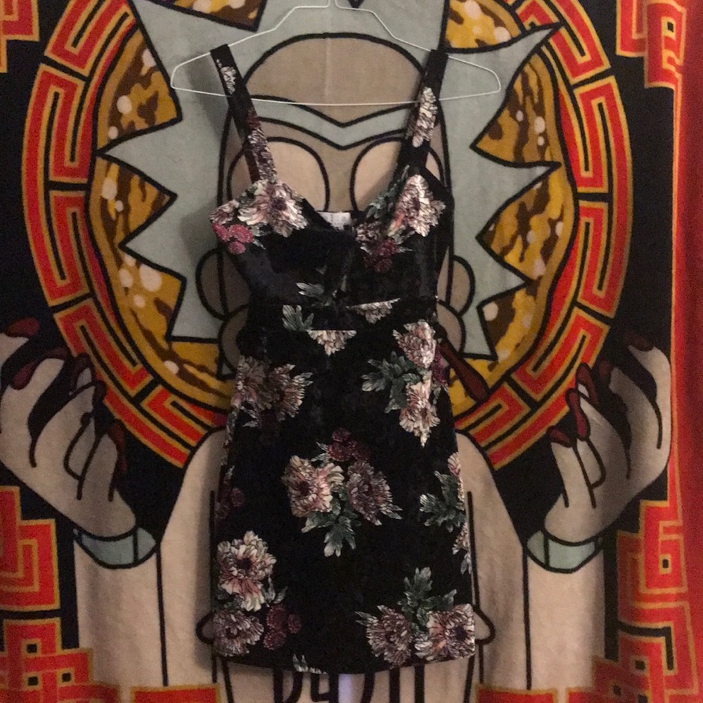 Velvet short dress